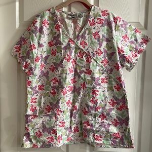 Ragtop 2X White With Different Colored Butterflies Scrub Top